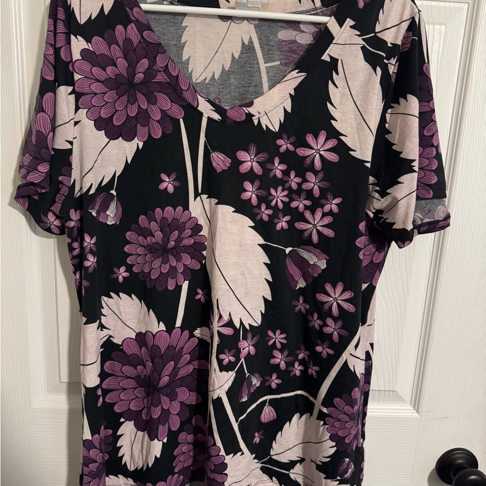 Floral V-Neck Women's Top - Purple and Black